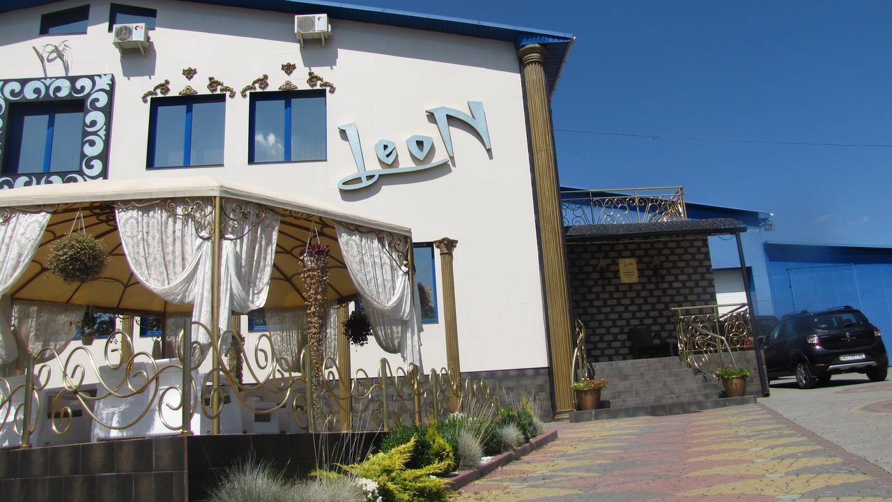 Mini Hotel Leon Lalovo Esterno foto